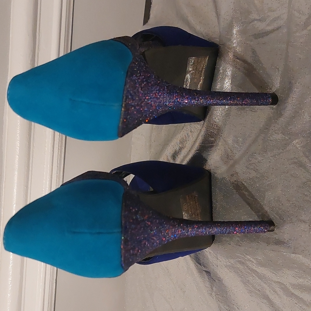 Stilletos - Picture 4 of 7